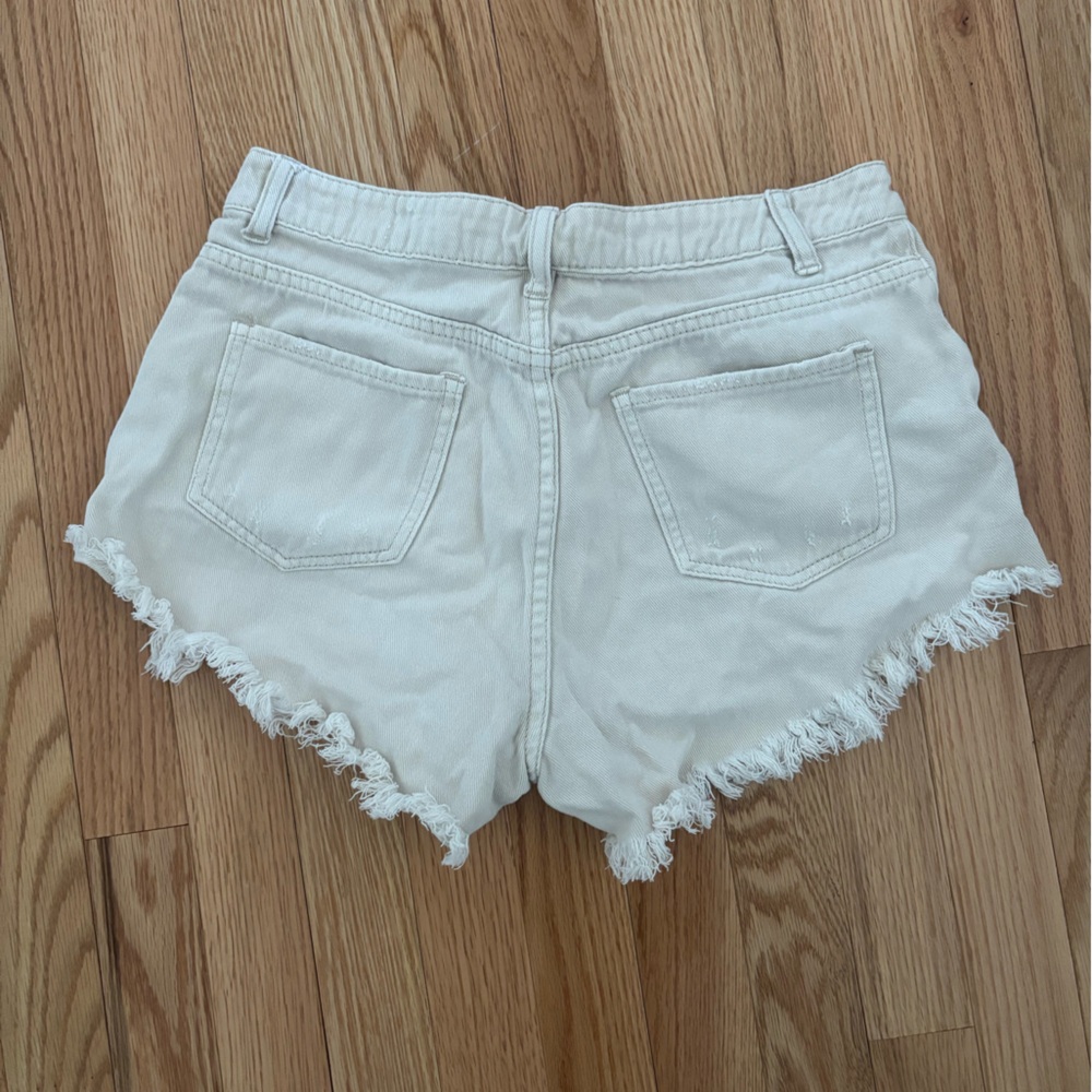 KHAKI JEAN SHORTS